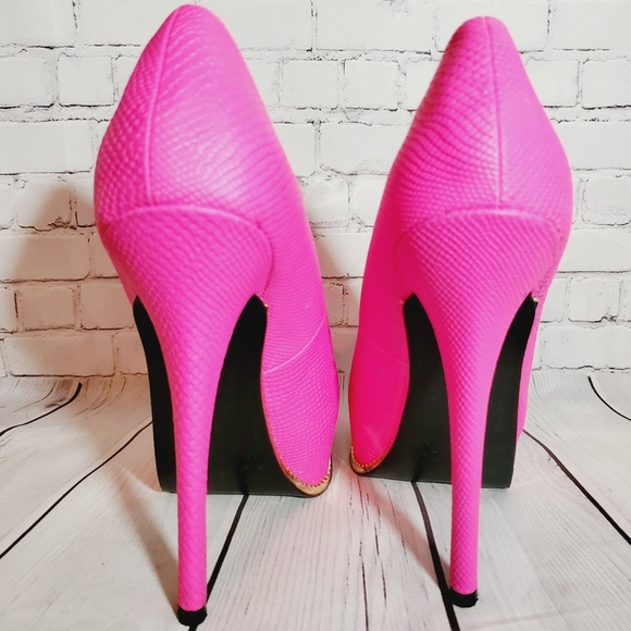 Qupid  Mady Hot pink Platform stilettos - Picture 7 of 10